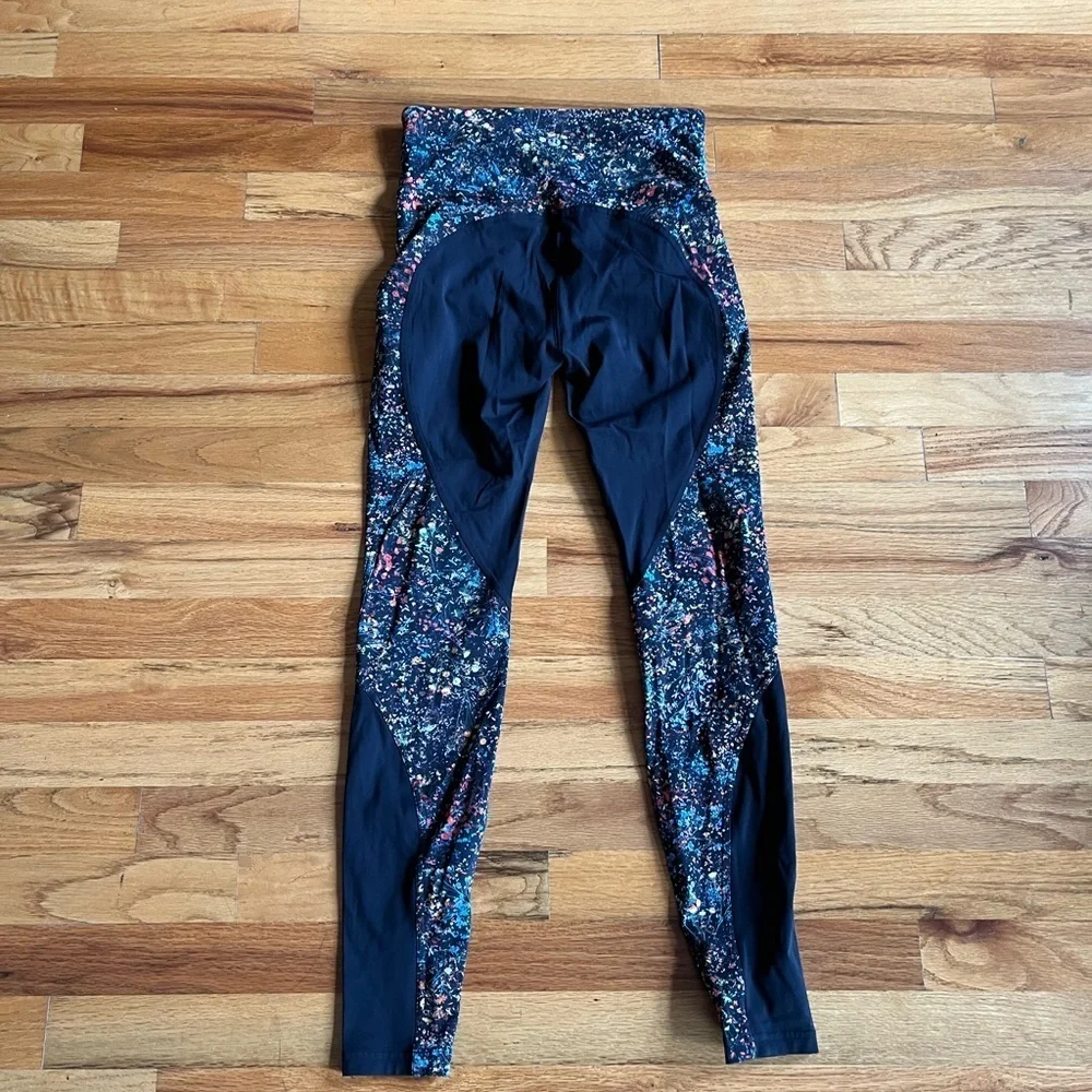 LULULEMON Wake and Train High Rise Flowerescent Leggings Tights 6